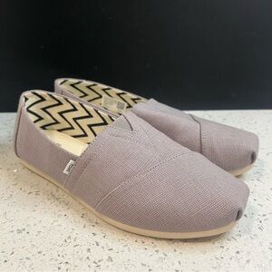 Like new TOMS Heritage Canvas Alpargata Slip-On Purple Flats Shoes Chevron Sz 7